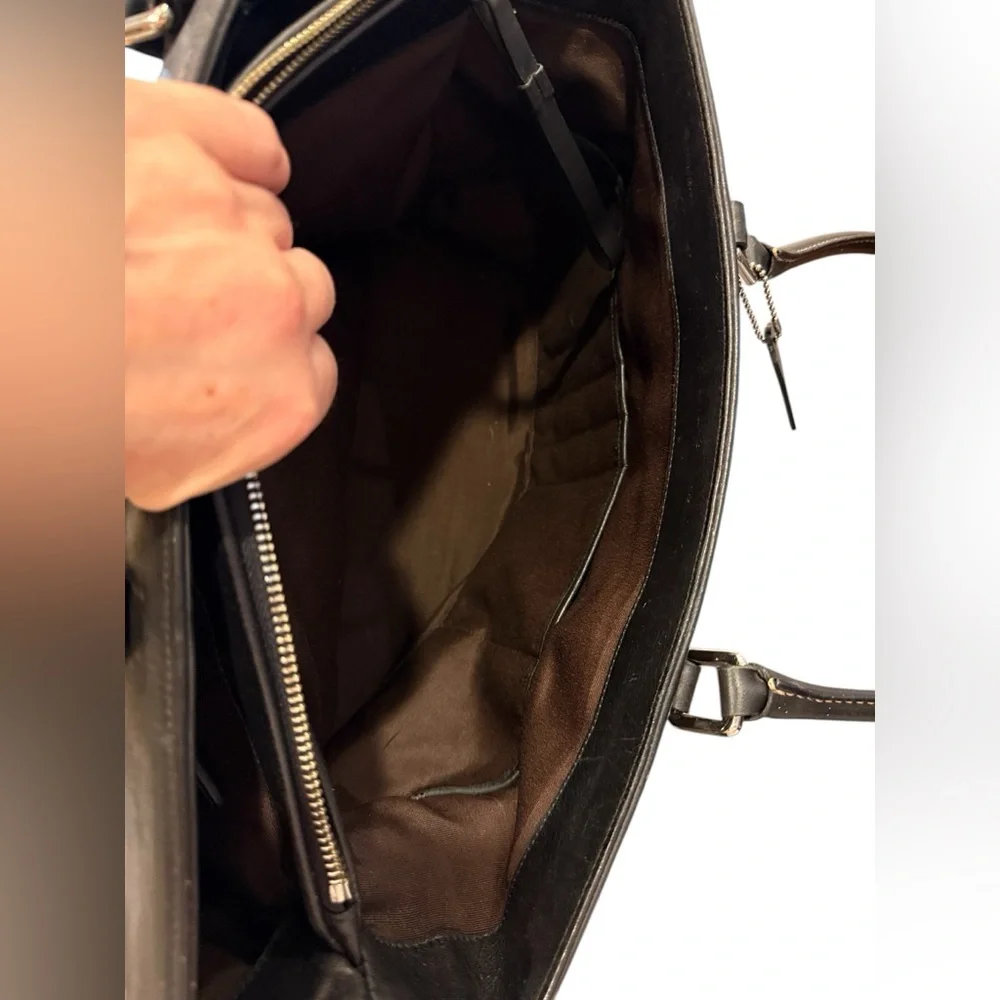 Coach Vintage Legacy Black Leather Tote with Double Handles - Picture 7 of 13